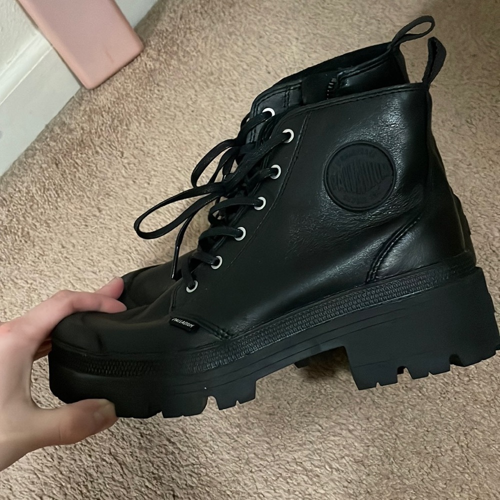 Palladium leather short boots // size 9 // black